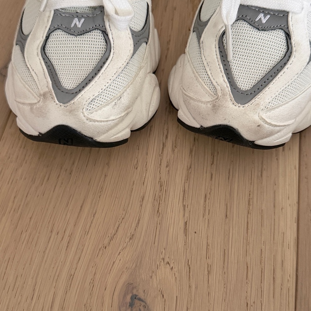 New Balance White and Gray Women's Chunky Sneakers - Picture 2 of 6